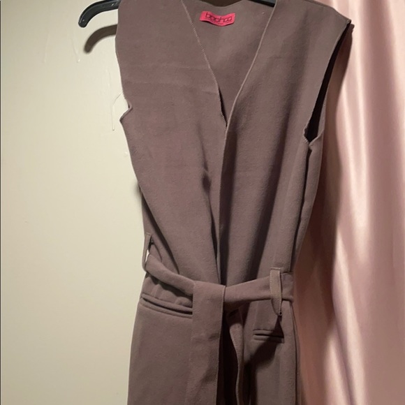 Boohoo (5 items for $50)  Suede made in Italy Belted Vest - Picture 4 of 5